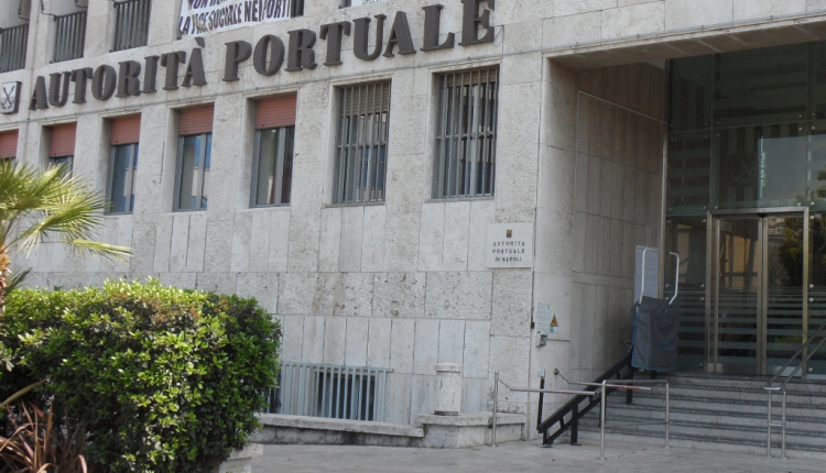 Corruzione alla Capitaneria di Porto di Napoli: indagati dipendenti e medici