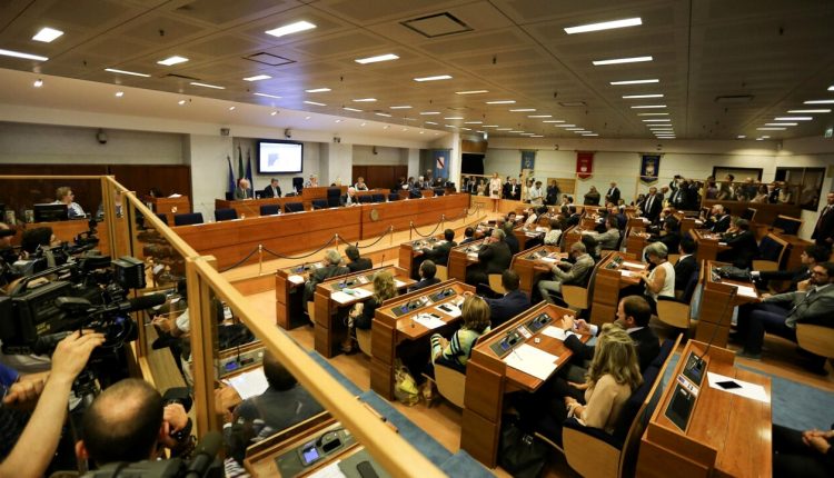 Autonomia Differenziata, il Consiglio Regionale della Campania approva a maggioranza la richiesta del referendum 