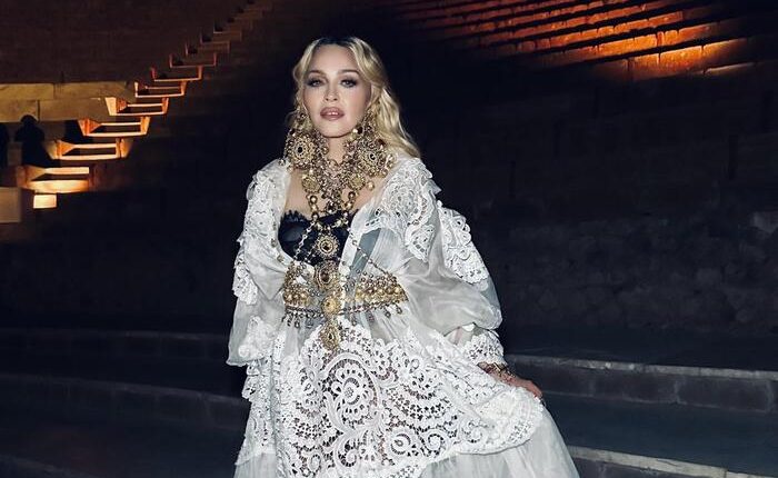 Madonna a Pompei, la popstar finanzia il progetto per i giovani Sogno di volare