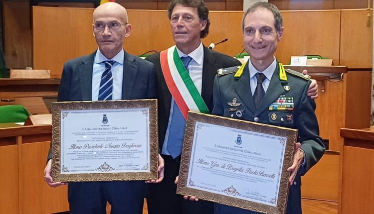 Il capo della Procura di Torre Annunziata Nunzio Fragliasso e il Comandante Provinciale della Guardia di Finanza di Napoli – Generale di Brigata Paolo Borrelli, cittadini onorari di Portici