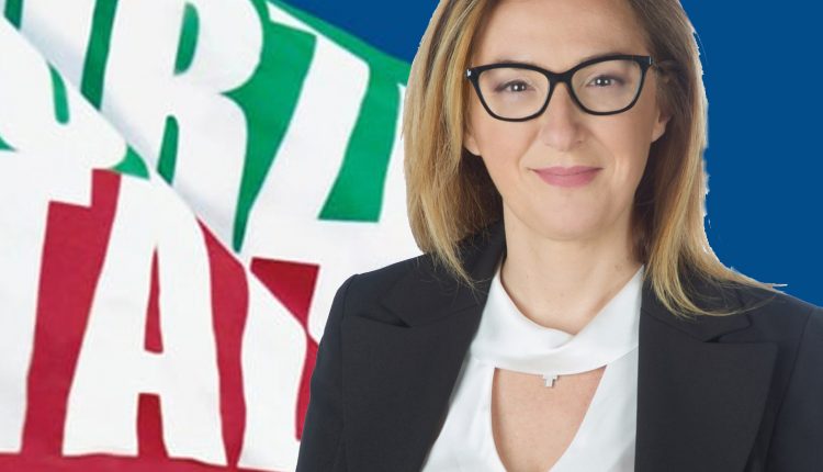 Terremoto in Forza Italia, si dimette la segretaria Annarita Patriarca e i vice segretari: “Non c’è condivisione, troppi micro sistemi”