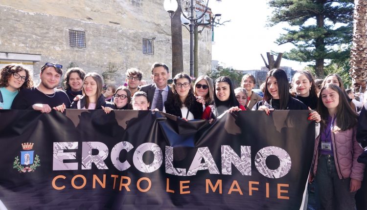 IN PIAZZA CONTRO LA CAMORRA – Il 13 novembre in programma la marcia anticamorra sfileranno istituzioni, studenti, associazioni e cittadini, Il sindaco Buonajuto: “Ercolano non dimentica: tutti in strada contro la criminalità”