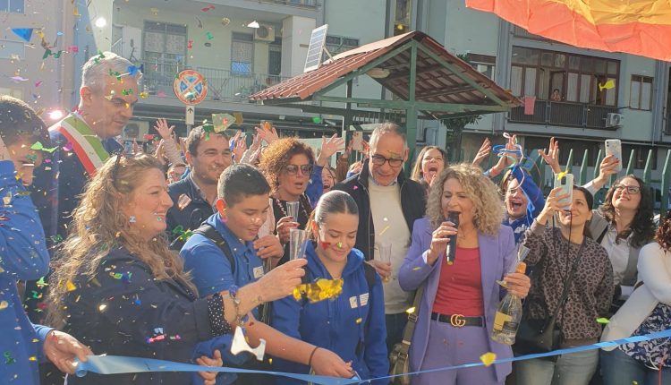 Riapertura del plesso Marconi,  dopo i lavori di consolidamento: oggi l’ingresso degli studenti con il taglio del nastro.  Il sindaco Zinno: “Entusiasmo e partecipazione per la scuola restituita alla citta’”.