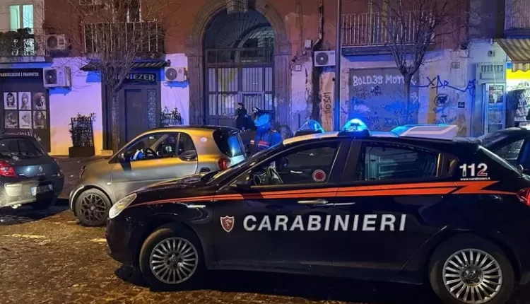 Omicidio a Napoli, vittima già nota alle forze dell’ordine, il delitto è avvenuto in un circolo ricreativo, indagano i Carabinieri 