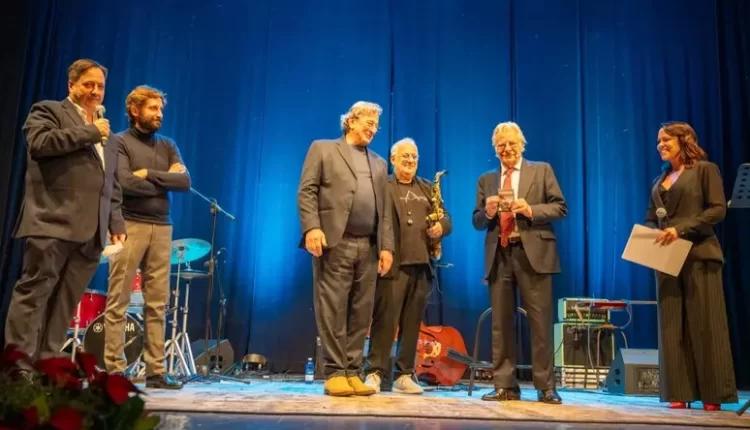 “I nostri Miti” Festival, premiati a Pomigliano d’Arco Gincarlo Giannini e Marco Zurzolo